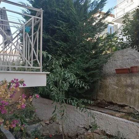 Ta Adelfia Lägenhetshotell 4*
