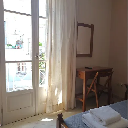 Ta Adelfia Pylos