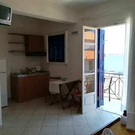 Ta Adelfia Pylos