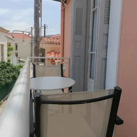 Ta Adelfia 4* פילוס