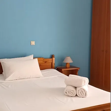 Ta Adelfia Apartmanhotel Pülosz