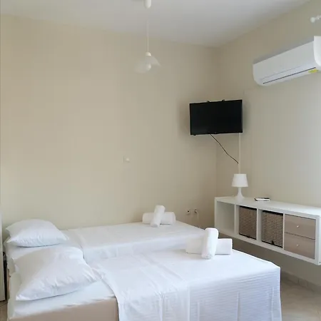 Ta Adelfia 公寓式酒店 4*
