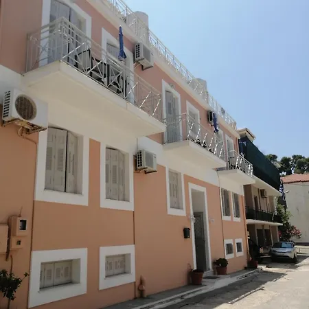 Ta Adelfia Apartmanhotel Pülosz