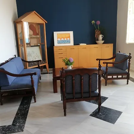 מלון דירות Ta Adelfia 4*