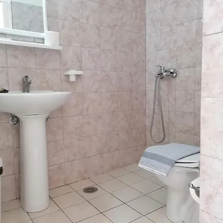 מלון דירות Ta Adelfia