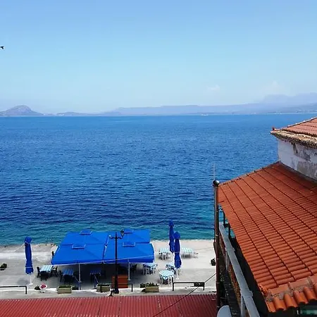 מלון דירות Ta Adelfia 4*