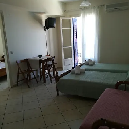 Ta Adelfia מלון דירות 4*