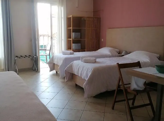 Hotel apartamentowy Ta Adelfia