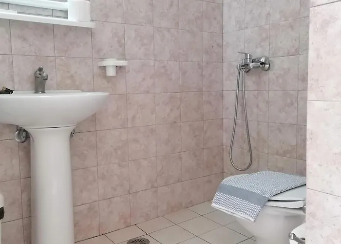 Hotel apartamentowy Ta Adelfia